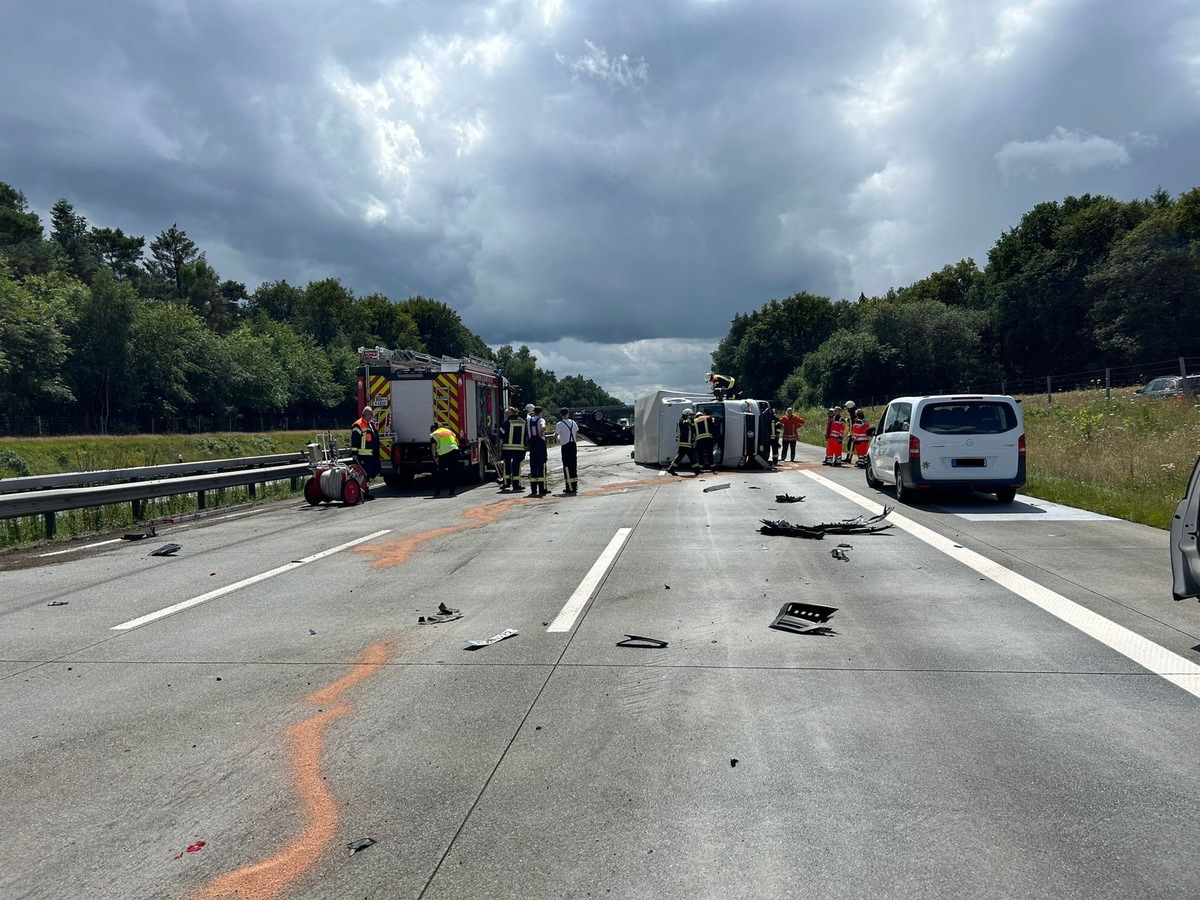 FW-ROW: Folgenschwerer Auffahrunfall auf der A1