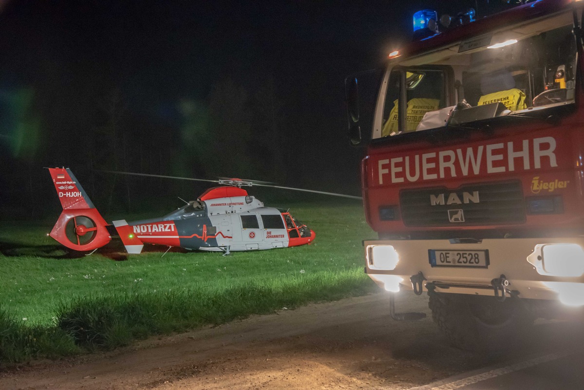 FW-OE: Tragischer Verkehrsunfall - ein Toter, drei Schwerverletzte