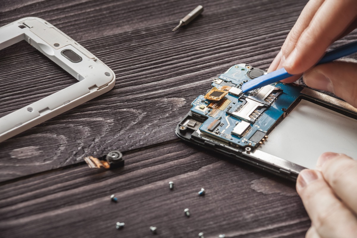 Smartphones im clickrepair Reparatur-Check: Günstig schlägt teuer