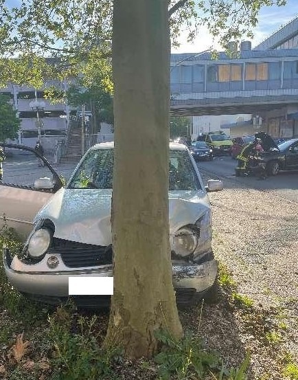 POL-WHV: Verkehrsunfall in Wilhelmshaven mit fünf leicht verletzten Personen (mit Bild)