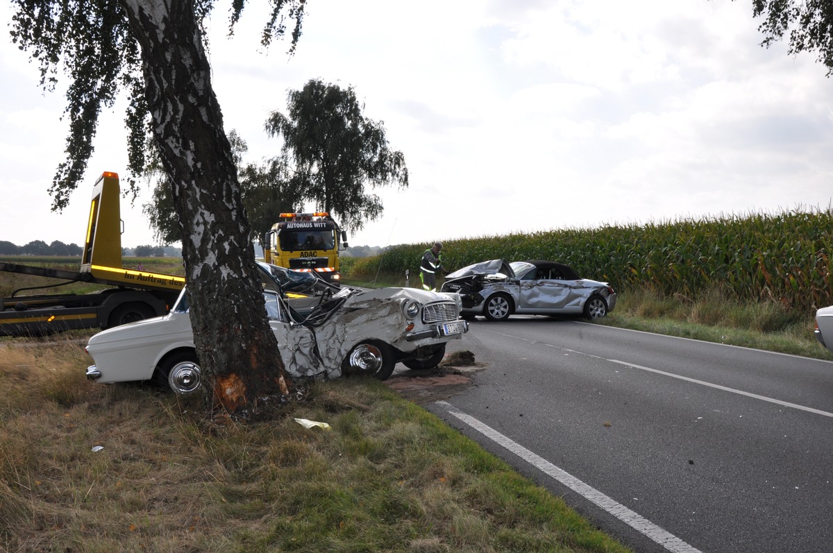 POL-WL: ++ Tostedt - schwerer Unfall auf dem Weg zum Oldtimertreffen ++