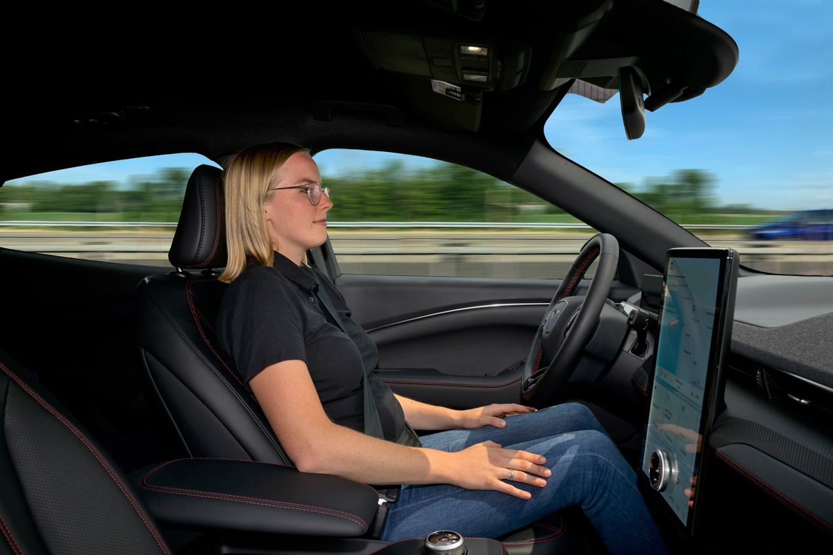 Ohne Hände am Lenkrad beim Mustang Mach-E: Ford bringt BlueCruise-Technologie