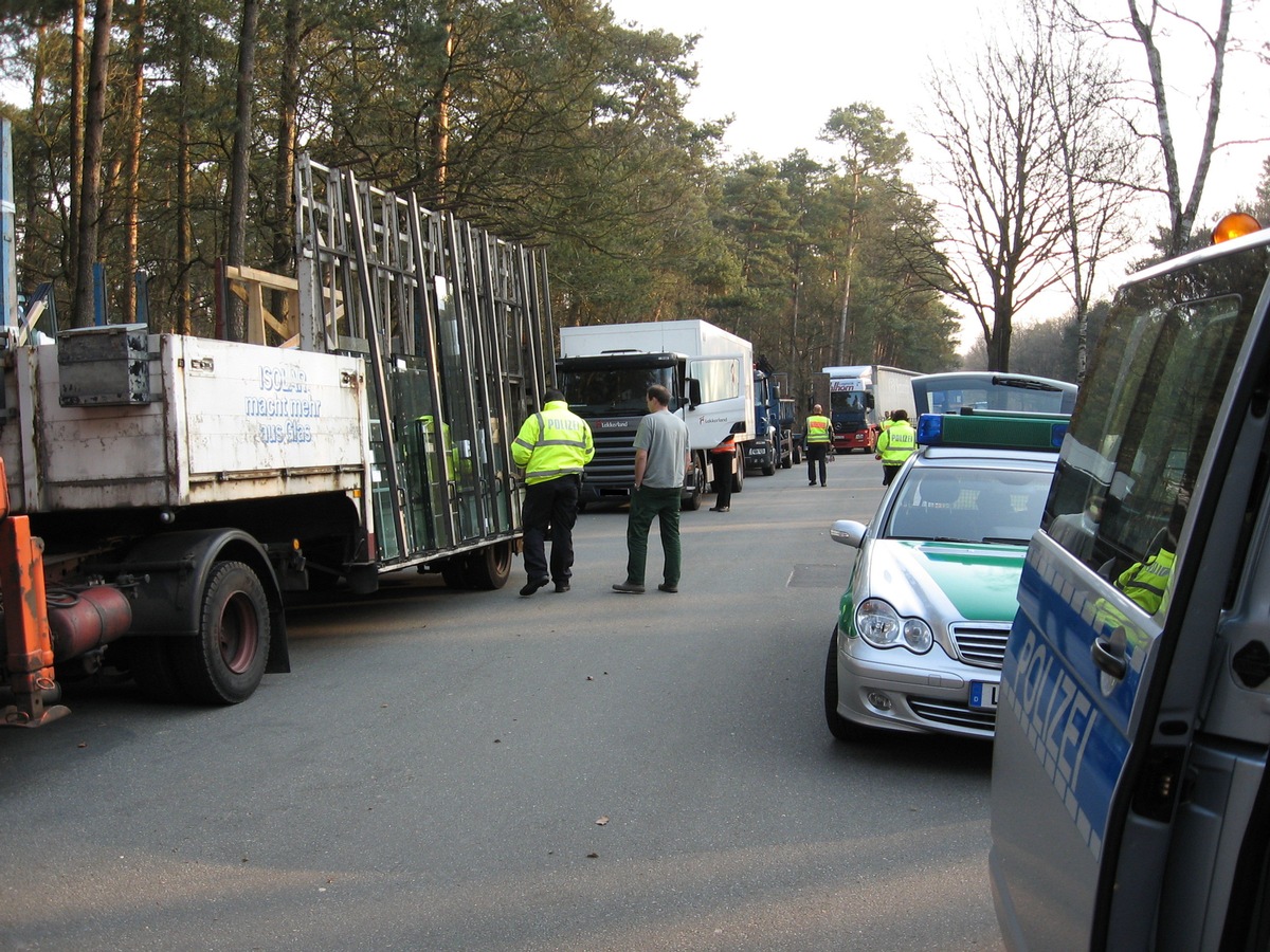 POL-WL: Lkw-Kontrolle auf der B75