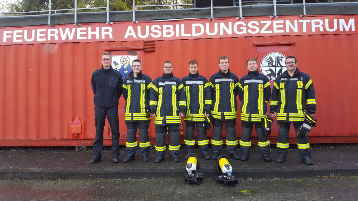 FW-OE: Neue Atemschutzgeräteträger für die Gemeinde Kirchhundem