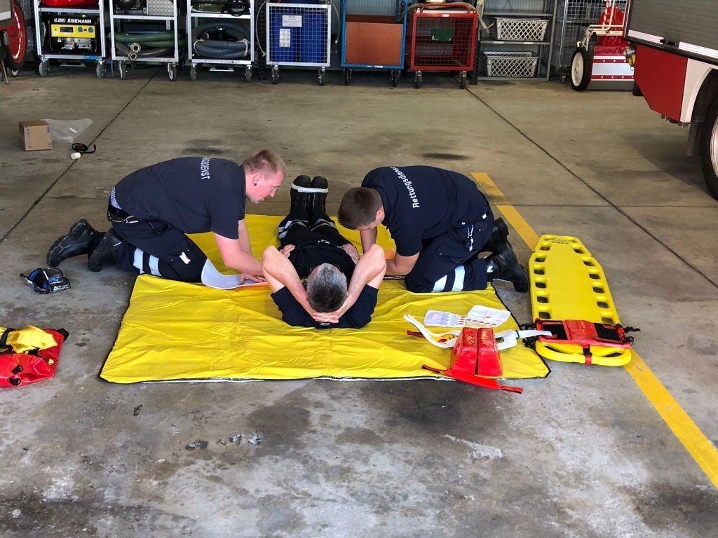 FW Helmstedt: &quot;Trauma Tag&quot; - Zusammenarbeit Rettungsdienst und Feuerwehr