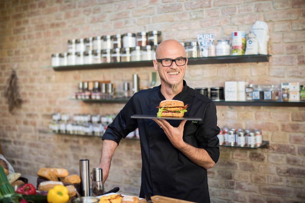 Starkoch Ralf Zacherl bringt Frische auf die Straße / Ralf Zacherls Geheimrezept für lange Autofahrten