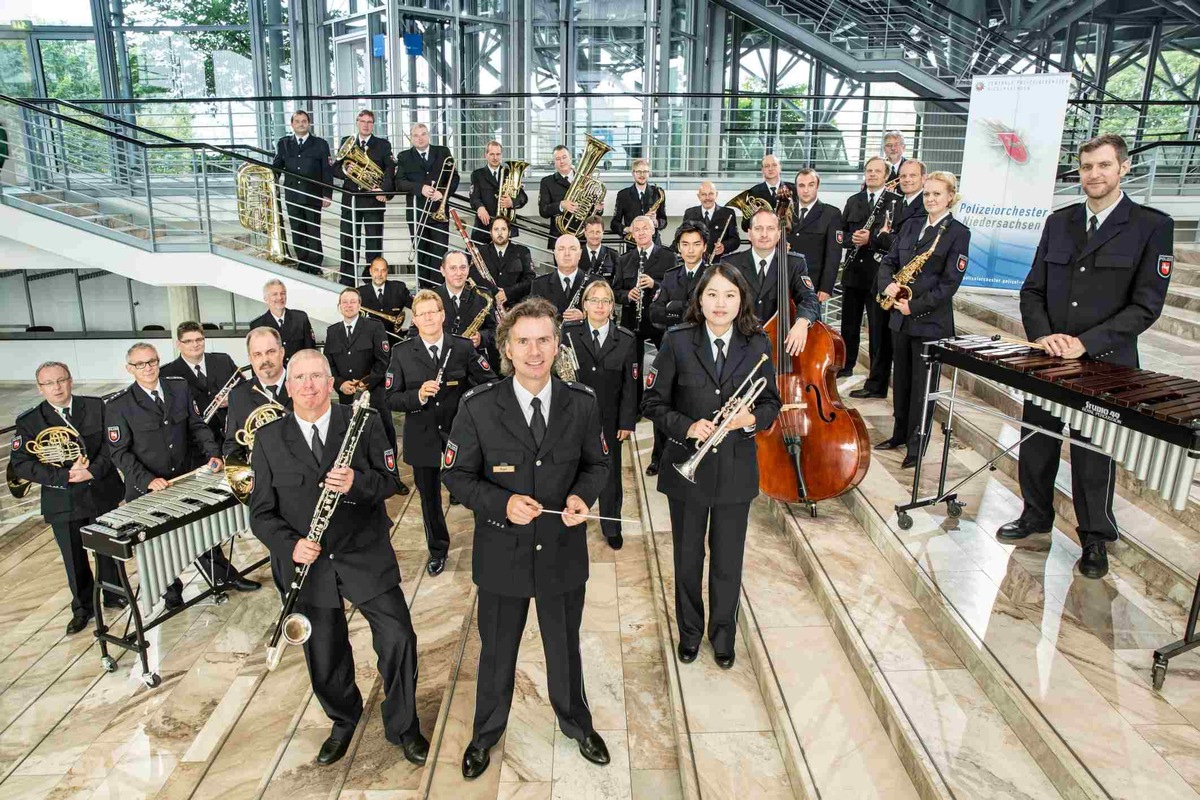 POL-HOL: - Die Experten für den &quot;guten Ton&quot; wieder Gäste in der Stadthalle Holzminden - Polizeiorchester Niedersachsen präsentiert &quot;Klassik meets Swing &amp; Pop&quot;