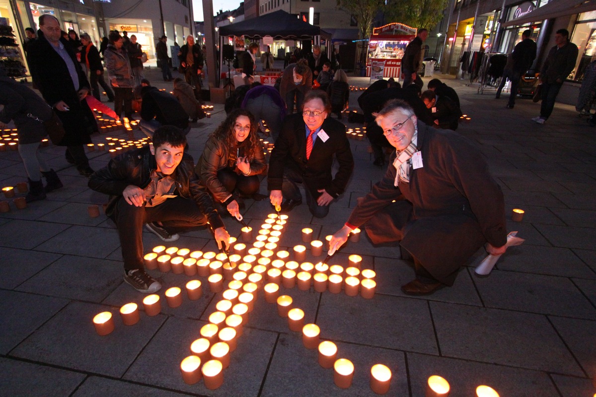 Caritas lässt in mehr als 60 Städten &quot;Eine Million Sterne&quot; leuchten Solidaritätsaktion für Menschen in Not (mit Bild)