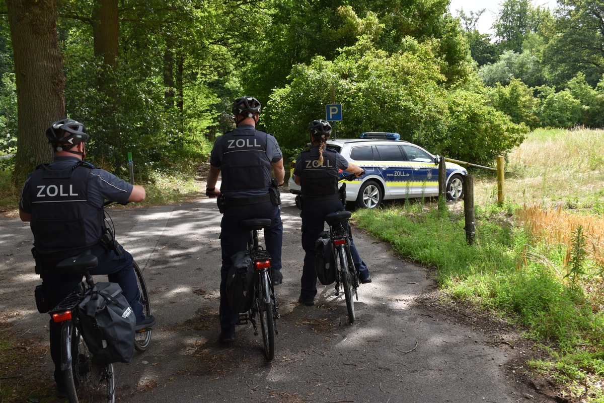 HZA-KR: Krefelder Zoll geht mit E-Bikes auf Zollstreife an der grünen Grenze