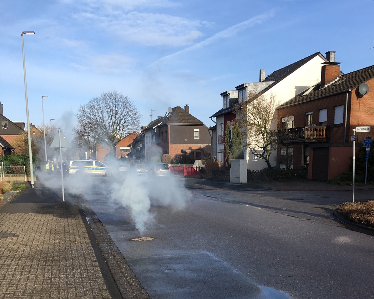 FW Dinslaken: Elektrobrand auf der Gertrudenstraße in Dinslaken