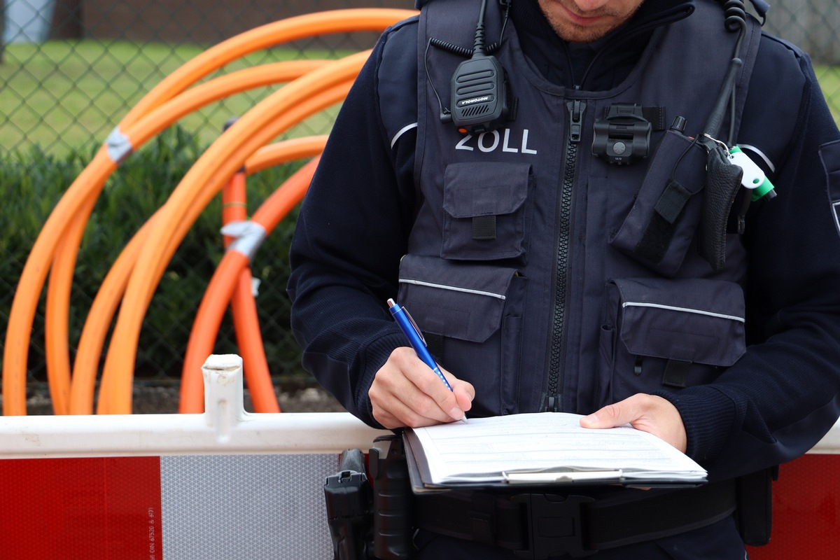 HZA-MS: Glasfaserausbau: Regelmäßige Zollkontrollen zeigen offenbar Wirkung / Kontrolle auf Schwarzarbeit und illegale Beschäftigung in Münster und Warendorf - ein Arbeitnehmer ohne Aufenthaltserlaubnis