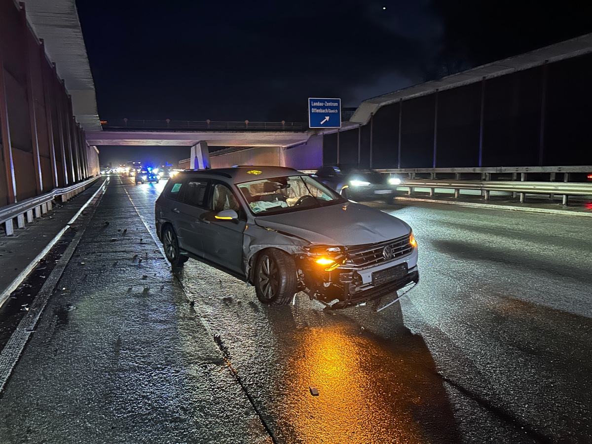 POL-PDLD: Totalschaden nach Auffahren auf die Autobahn