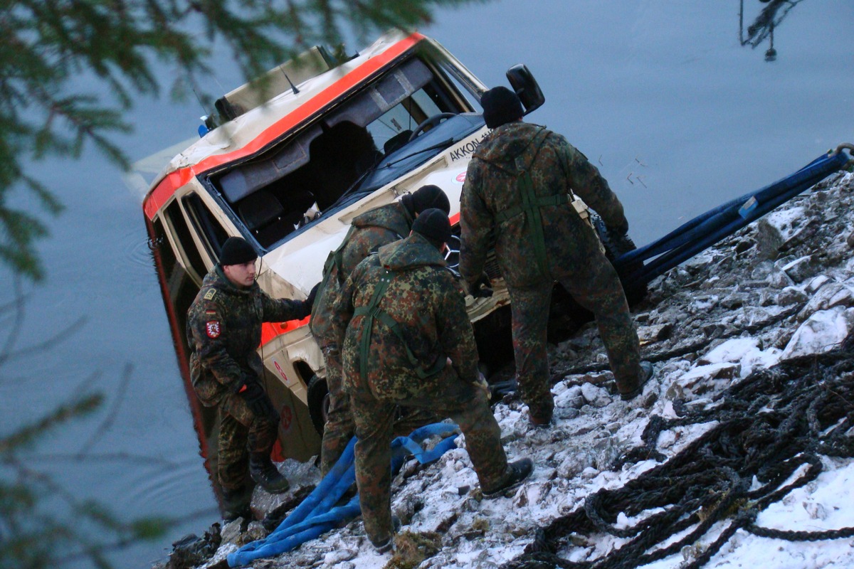 Deutsche Marine - Bilder der Woche: Kriminalfall - Marinetaucher aus Kiel unterstützen thüringische Polizei