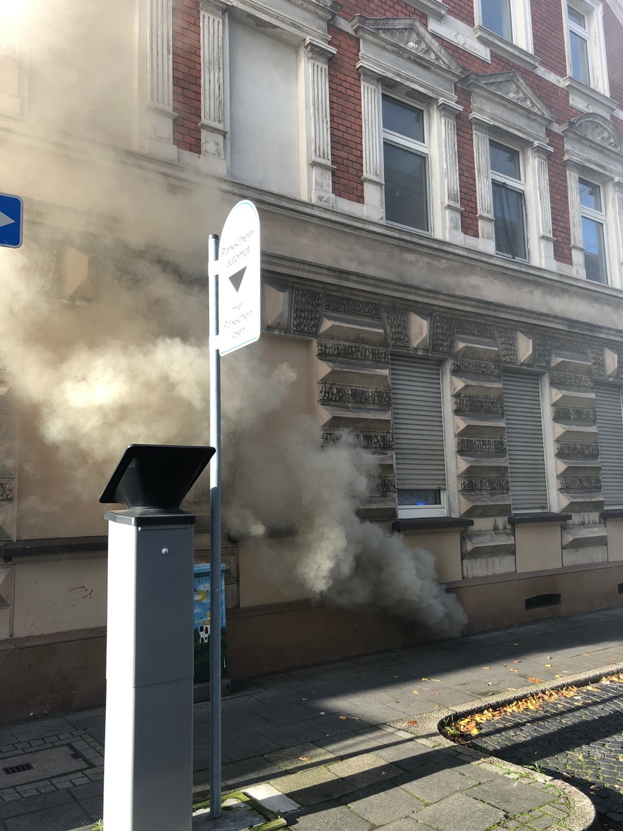 FW-OB: Kellerbrand auf der Saarstraße durch Feuerwehr Oberhausen gelöscht