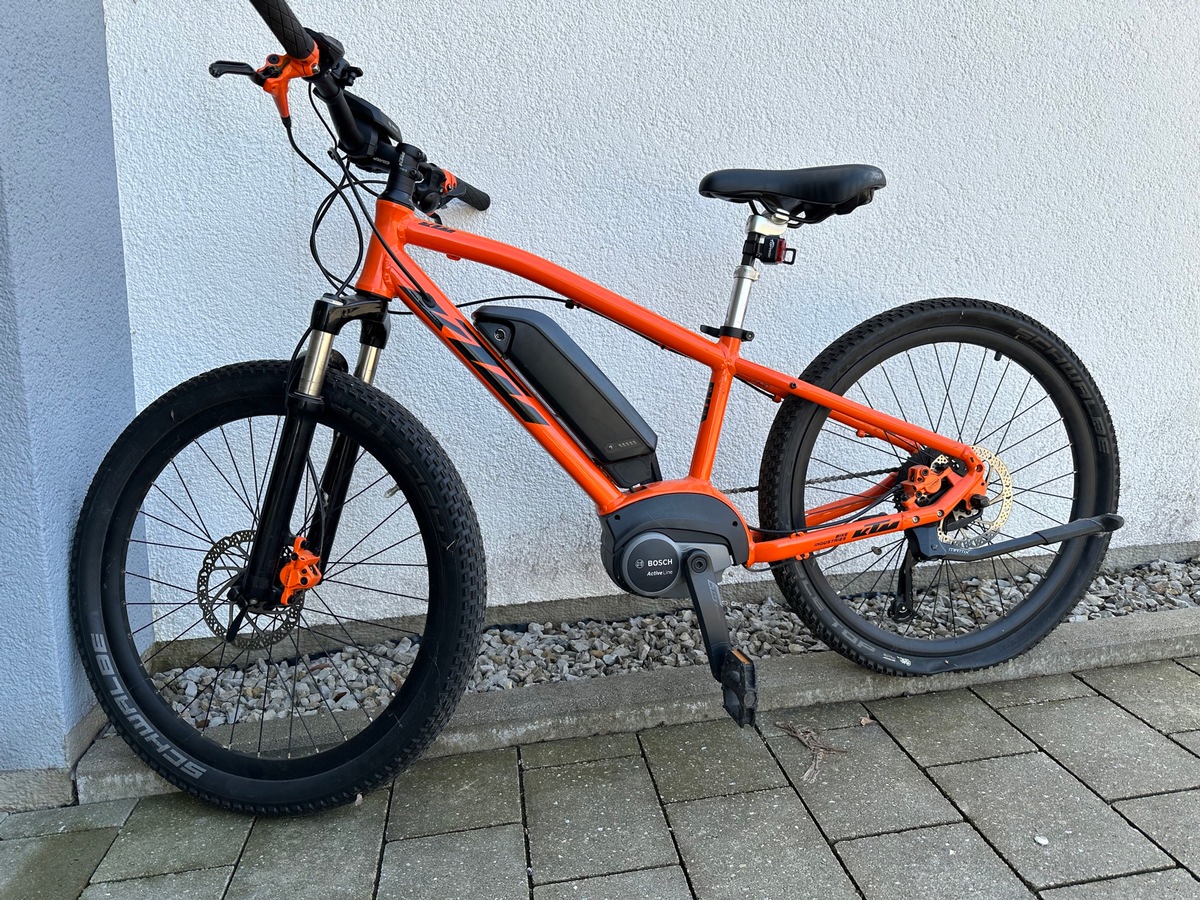 POL-AA: Landkreis Schwäbisch Hall: Eigentümer von Fahrrad gesucht, Korrektur und Ergänzung zur Meldung zum Fahrzeugbrand in Schwäbisch Hall