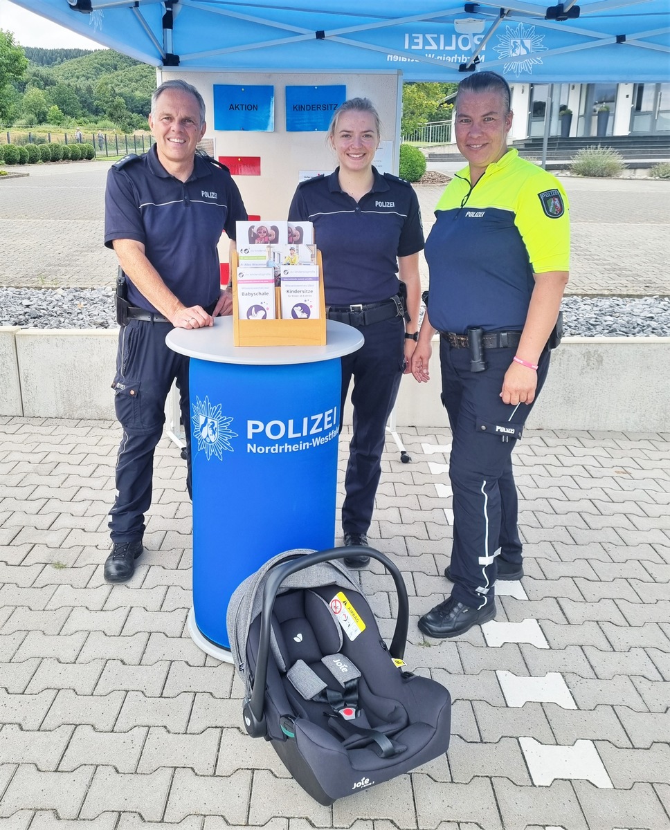 POL-HX: Wissenswertes zu Kindersitzen und korrekter Handhabung / Beratungsaktion der Verkehrssicherheitsberater der Polizei im Kreis Höxter