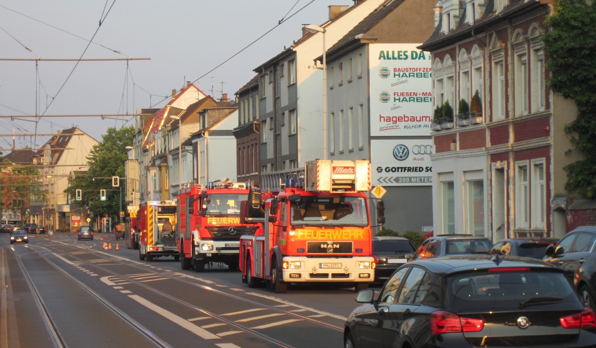 FW-MH: LPG Gas Behälter verursacht Feuerwehreinsatz #fwmh