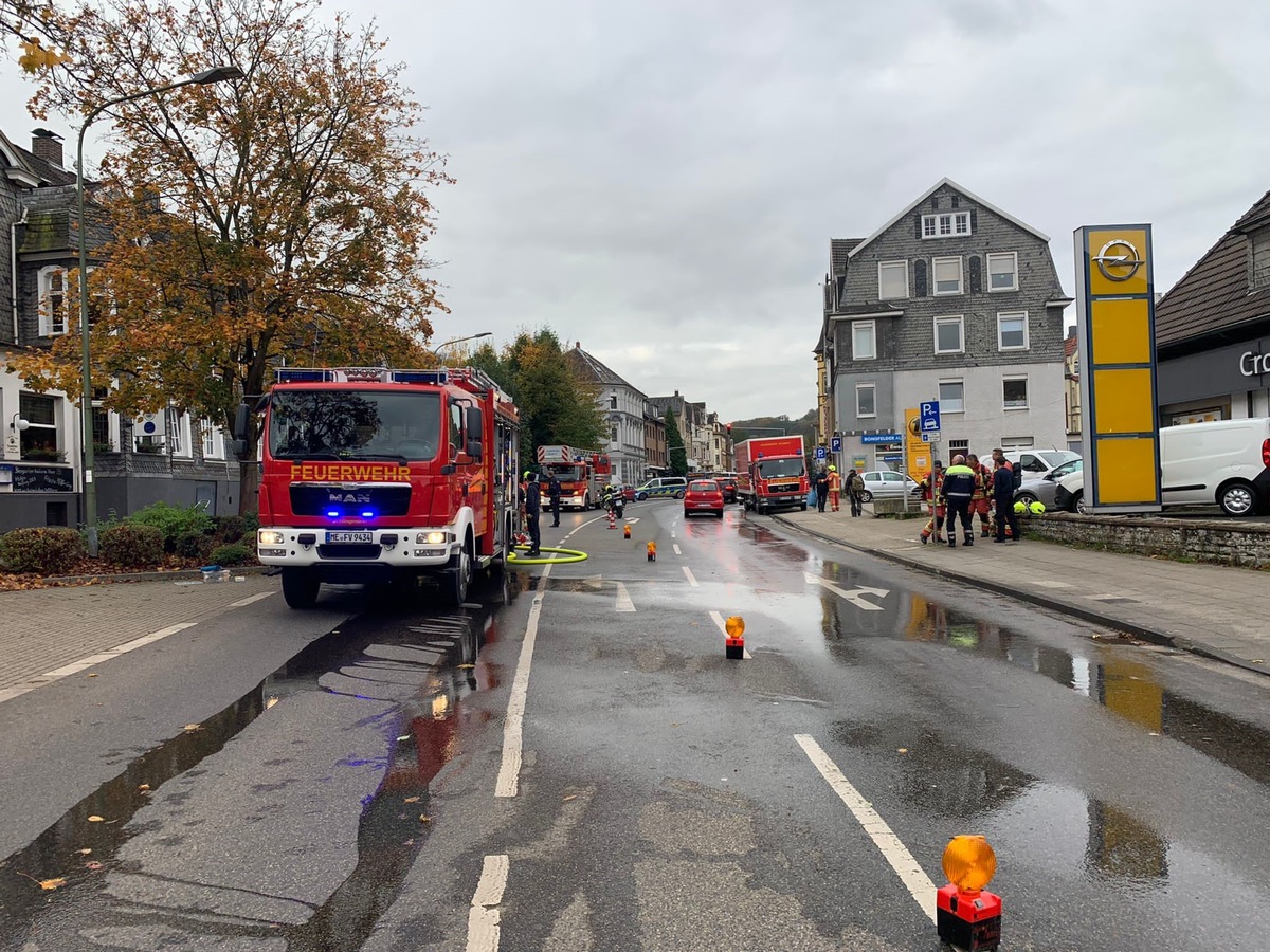 FW-Velbert: Weiterhin hohes Einsatzaufkommen - Brand einer Spülmaschine sorgt für größeren Feuerwehreinsatz