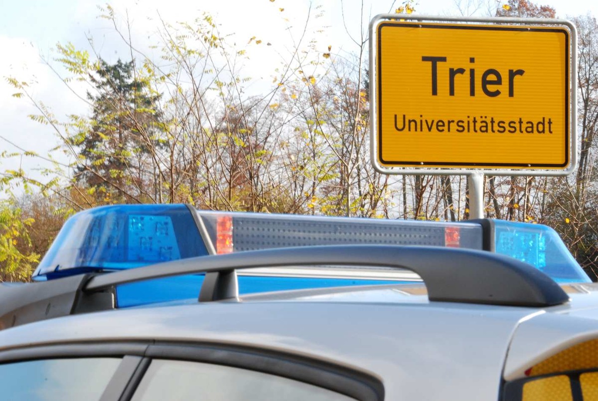 POL-PPTR: 27-Jähriger treibt in der Mosel - Rettung durch Polizei und Feuerwehr