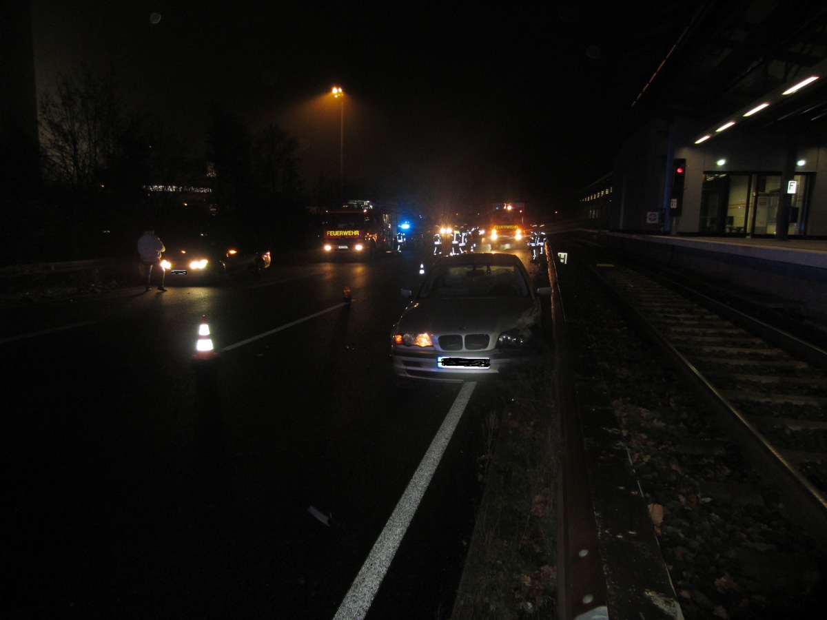 FW-MH: Verkehrsunfall am Nikolaustag auf der Bundesautobahn A40