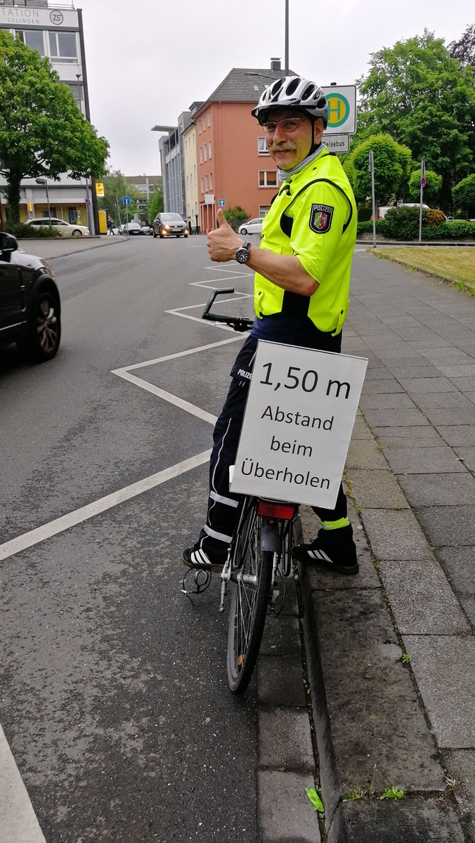 POL-W: SG Präventionsaktion: 1,50 Meter Sicherheitsabstand - auch beim Überholen von Radfahrern