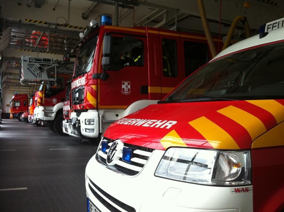 FW-Dorsten: Schwerer Verkehrsunfall mit zwei verletzten Menschen