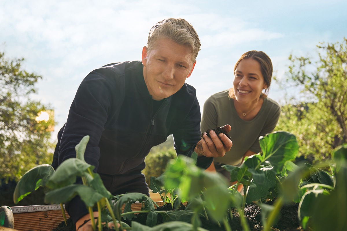 Respekt verbindet: Ana Ivanović und Bastian Schweinsteiger neue toom Testimonials