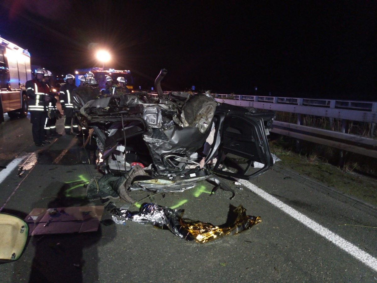 FW-EN: Schwerer Verkehrsunfall auf der BAB 1