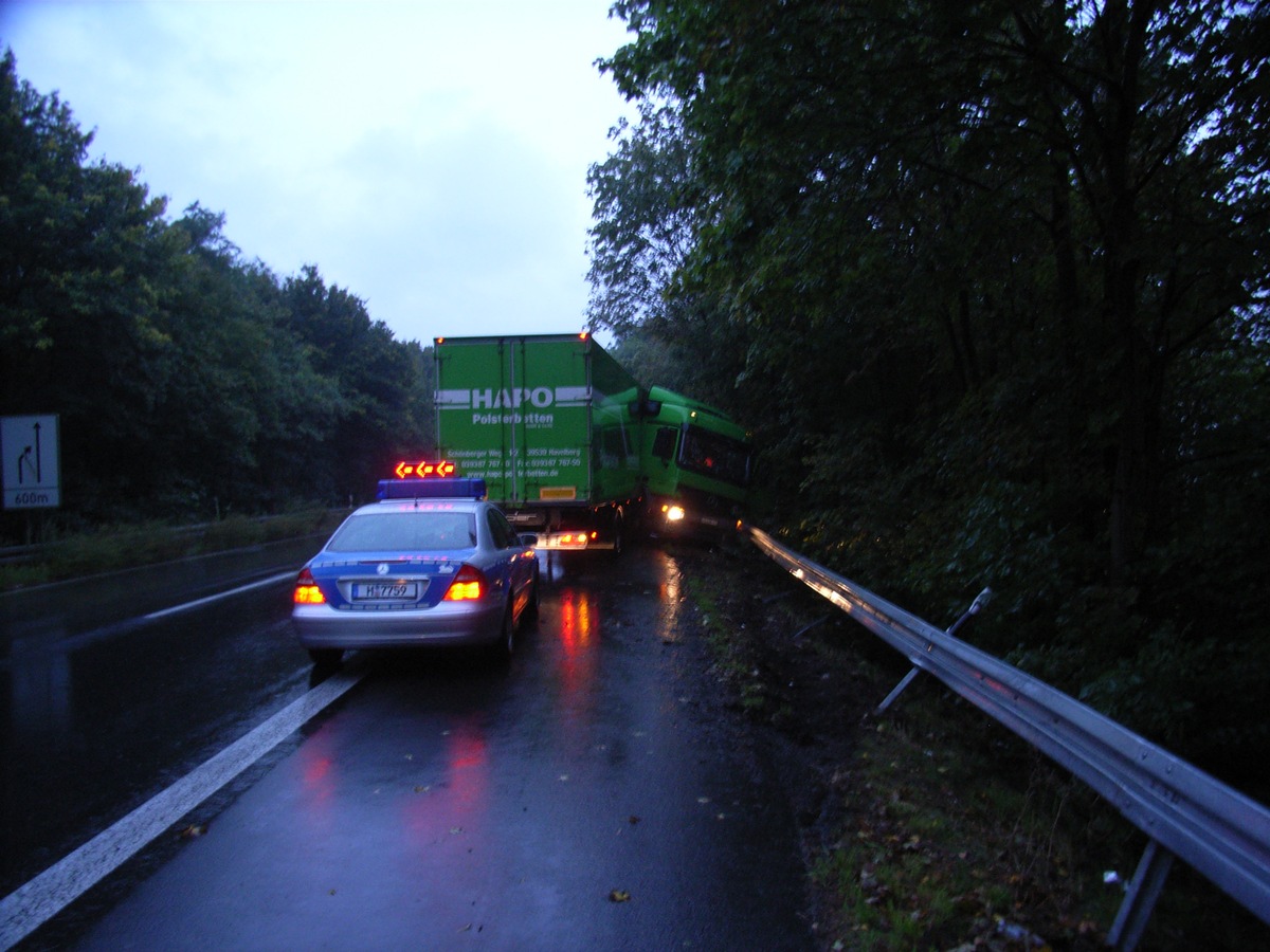 POL-HI: LKW-Bergung nach Verkehrsunfall macht Sperrung der A39 erforderlich