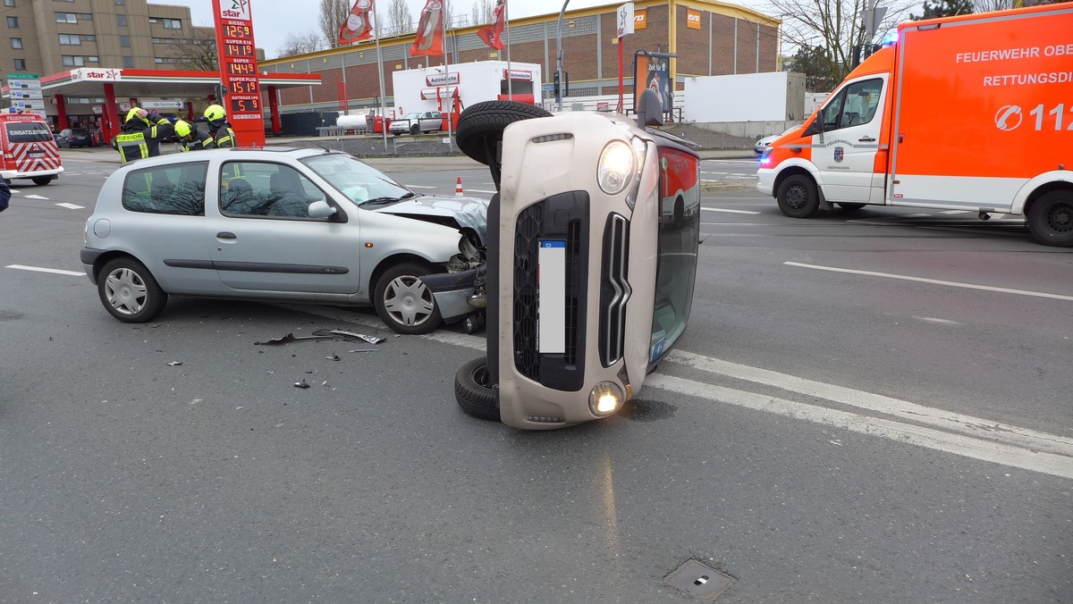 FW-OB: Verkehrsunfall mit zwei verletzten Personen