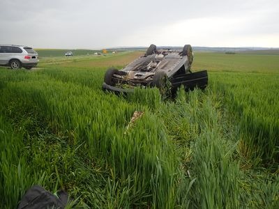 POL-PDKH: Verkehrsunfallflucht