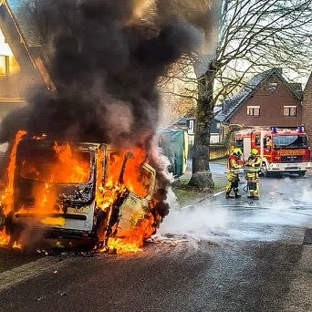 FW-Stolberg: Brand eines Kleintransporter