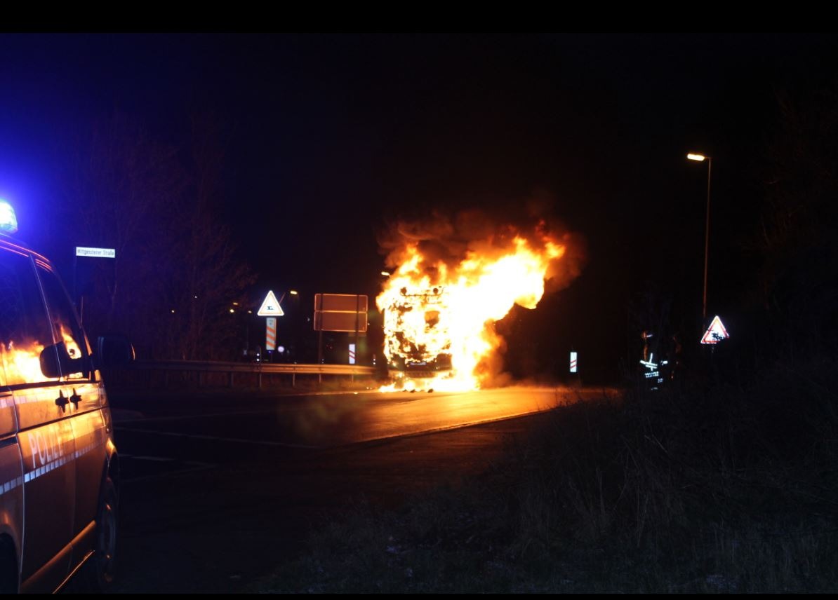 POL-SI: LKW-Brand: 130.000 Euro Schaden