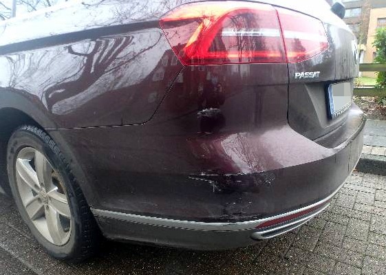 POL-ROW: ++ Unter Drogen auf der Autobahn ++ Unfallflucht auf Lidl-Parkplatz - Polizei bittet um Hinweise ++ Junger Fahrer kollidiert mit zwei Sattelzügen ++