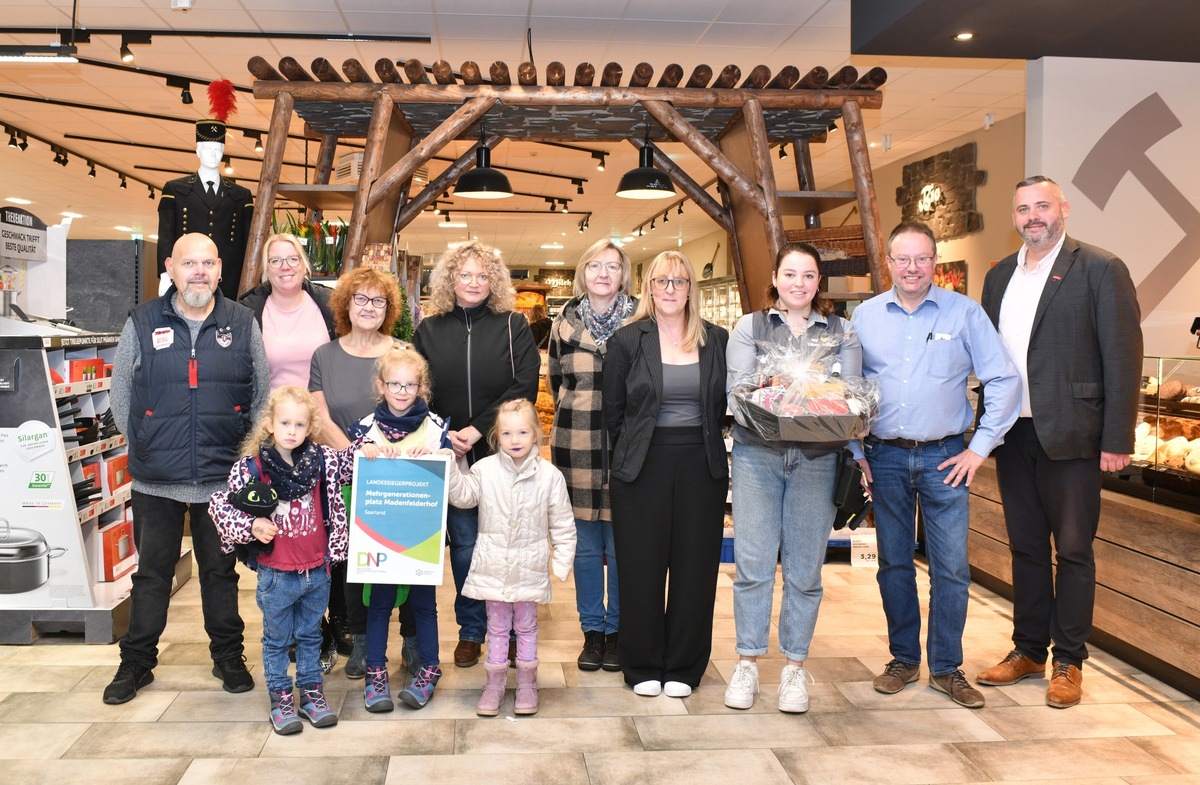 Presse-Information: „Mehrgenerationenplatz Madenfelderhof“ ist Landessieger beim Deutschen Nachbarschaftspreis