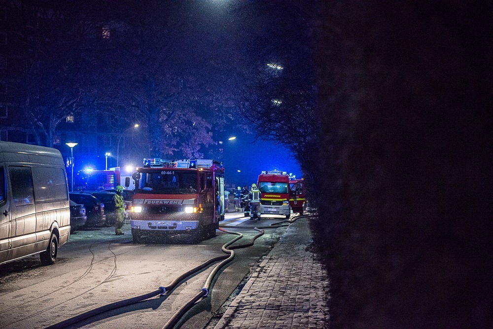 FW-SE: Dachstuhlbrand eines Mittelreihenhauses