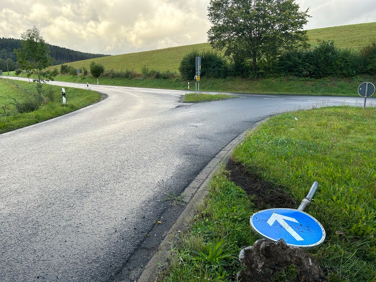 POL-PDWIL: Verkehrsunfallflucht bei Dohm-Lammersdorf - Zeugenaufruf