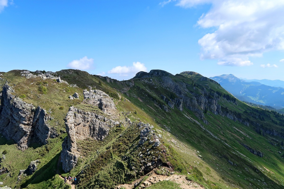 Neu: 77 Höhen- und Panoramawanderungen