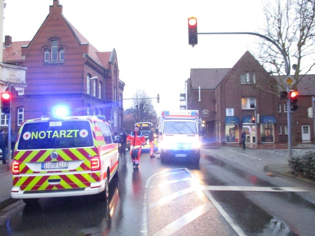 POL-STD: Fußgänger in Stade bei Verkehrsunfall schwer verletzt