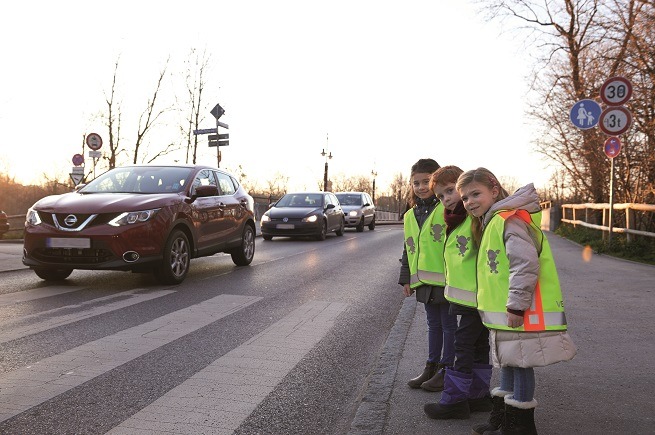 Übung macht den Meister / Jetzt schon den Schulweg praktisch trainieren / Roadshow zur Sicherheitsaktion der ADAC Stiftung jetzt wieder bundesweit unterwegs