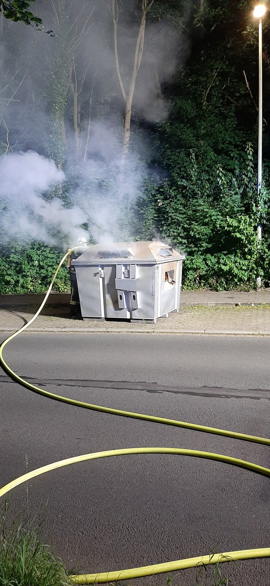 FW-EN: Wetter - Brandeinsatz in der Nacht