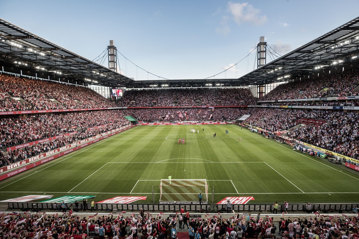 1. FC Köln und RheinEnergie AG verlängern Partnerschaft