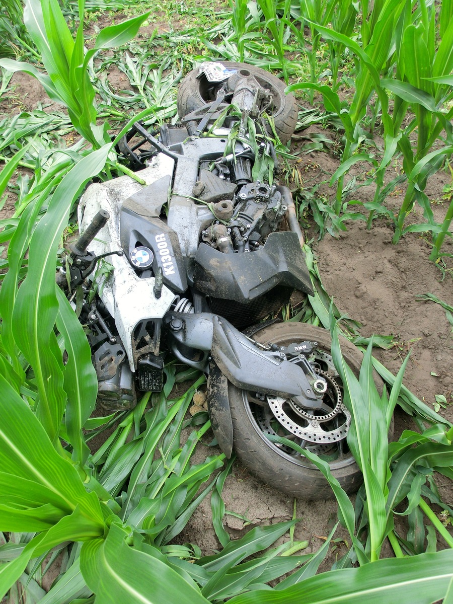 POL-OL: +++Verkehrsunfall mit lebensgefährlich verletztem Motorradfahrer+++