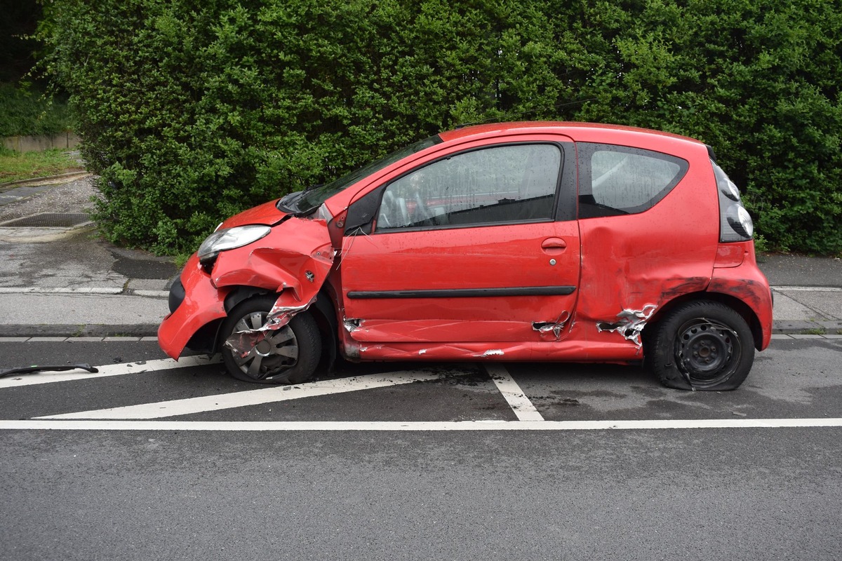 POL-MG: Unfallflucht auf dem Reststrauch - Zeugen gesucht