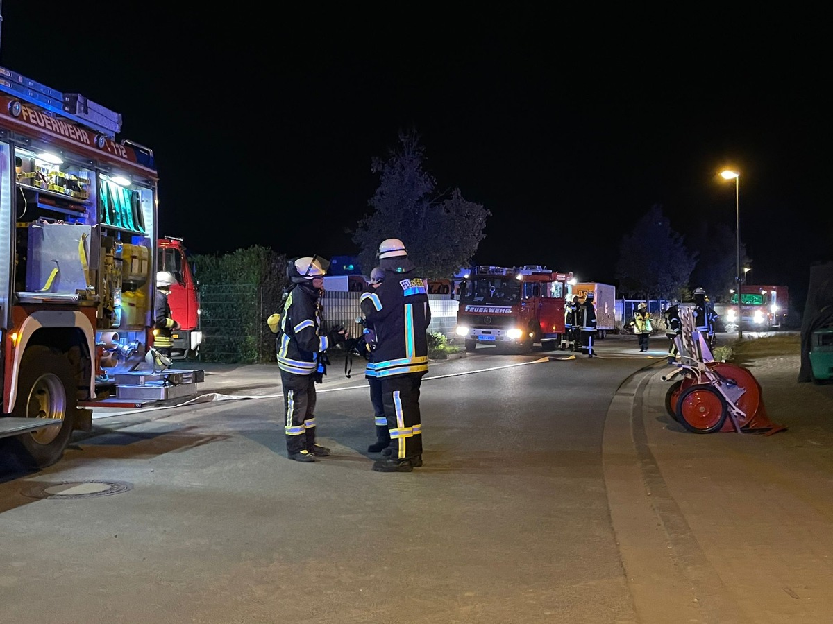 FW Hamminkeln: Große Übung der Feuerwehr Hamminkeln - Einheiten Hamminkeln, Brünen und Mehrhoog waren gefordert.