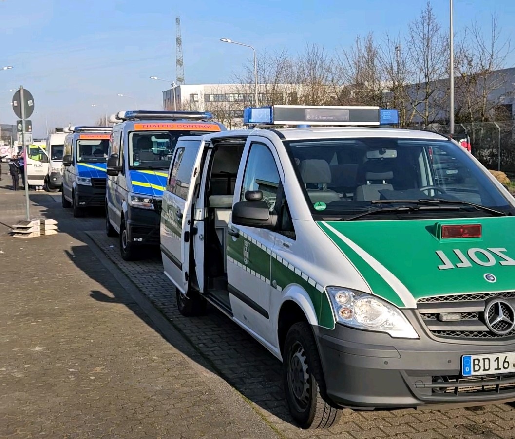 POL-DN: ROADPOL Truck &amp; Bus: Zahlreiche Verstöße bei Lkw- und Buskontrollen festgestellt