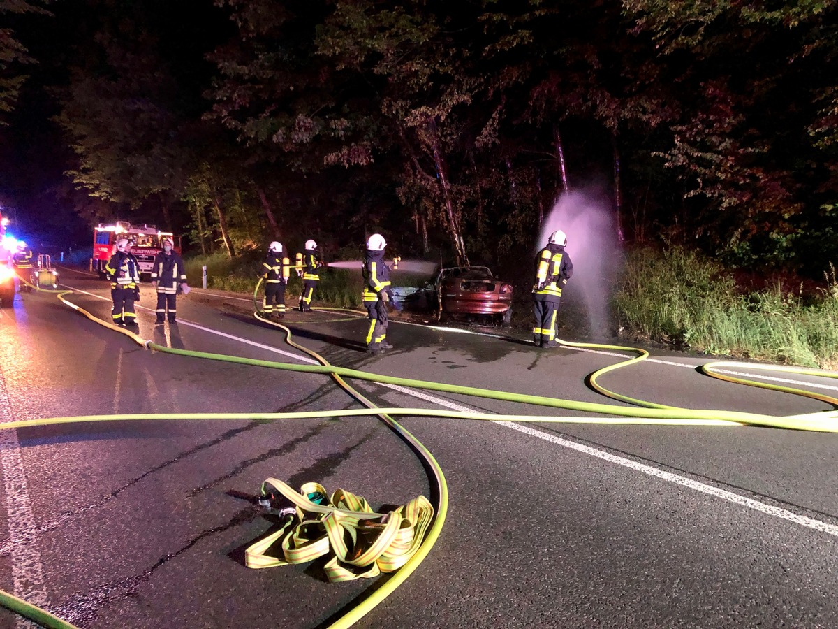 FW-EN: PKW-Brand nach Verkehrsunfall