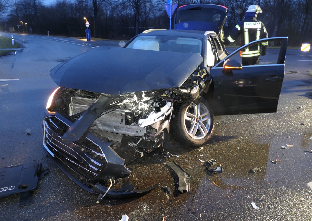 POL-COE: Rosendahl, Holtwick, Bahnhofstraße/ Autos kollidieren