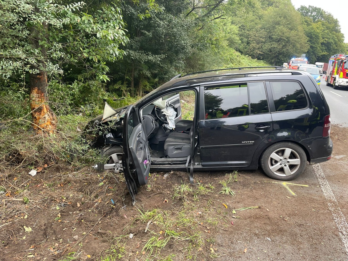 FW-EN: Verkehrsunfall B483 in Fahrtrichtung Wuppertal