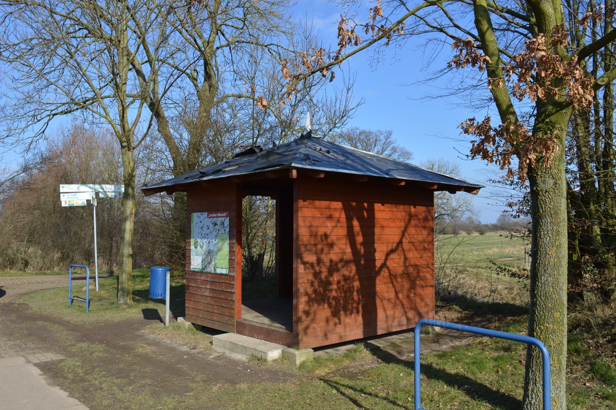 POL-NI: Nienburg-Dacheindeckung von Schutzhütte entwendet